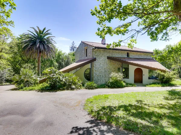 Maison 5 pièces 227 m²