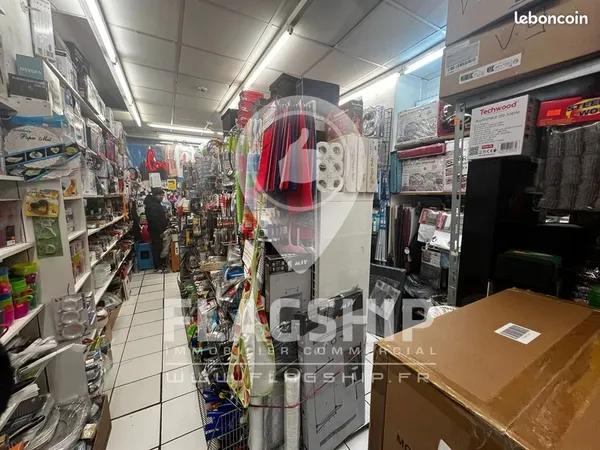 Murs commerciaux 50 m² PARIS