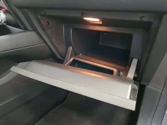 Renault Captur e-tech plug-in 160 — photo 28