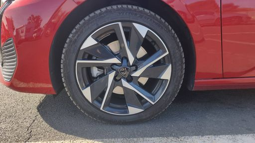 Peugeot 308 1.5 BlueHDi 130 EAT8 - Allure Pack – 2021 – 83023 km – Diesel – Boîte Automatique — photo 9
