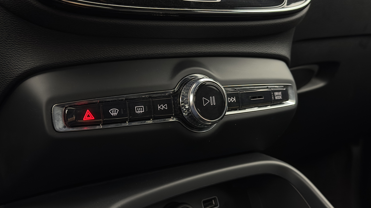 Volvo XC40 T5 Recharge 180+82 ch DCT7 — photo 34