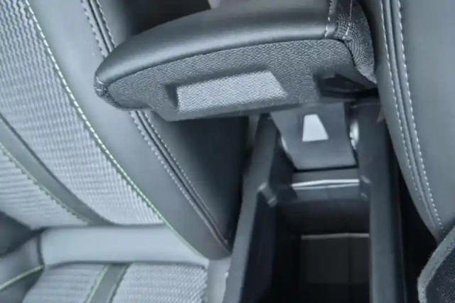 Peugeot 208 electrique 50 kwh 136ch — photo 57