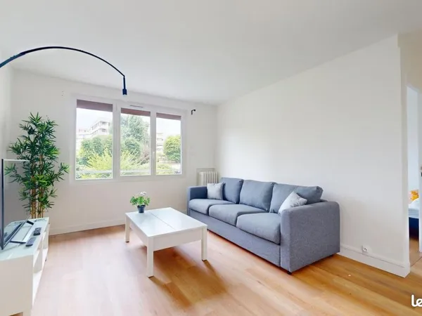 Chambre 4 pièces 64 m²