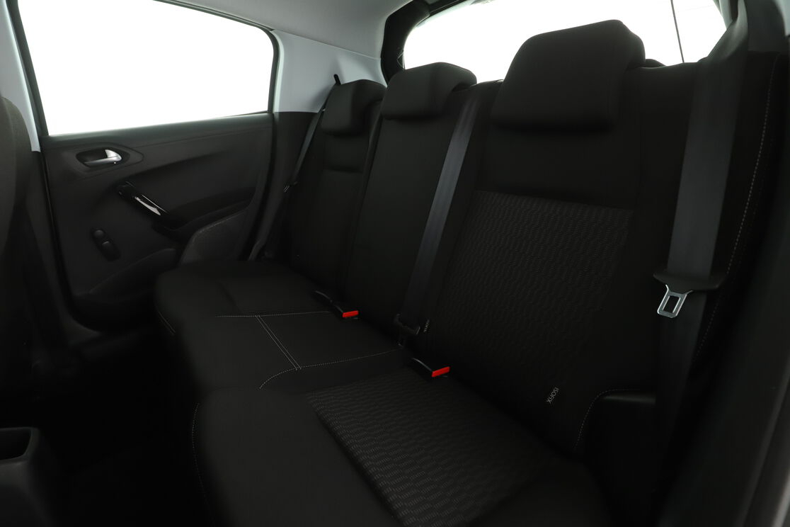 Peugeot 208 1.2 PureTech Active ETG5 — photo 13