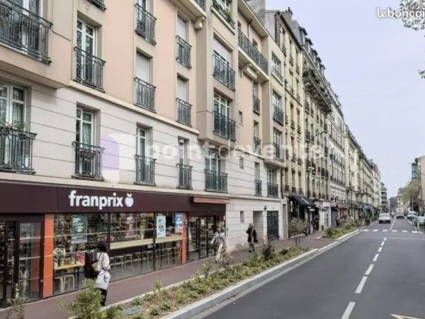 Local commercial 320 m²