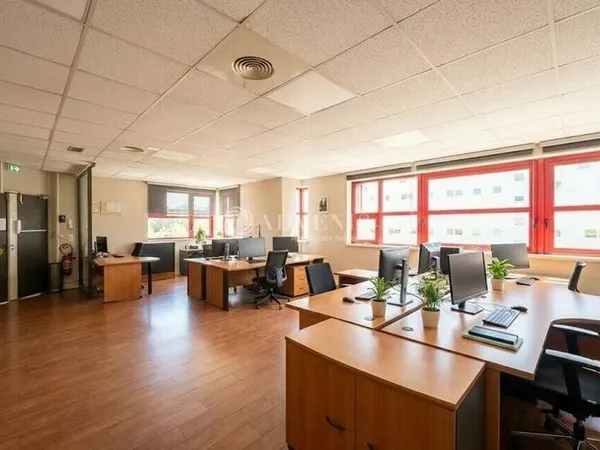 Bureau 293 m²