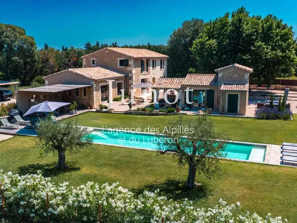 Maison 10 pièces 290 m²