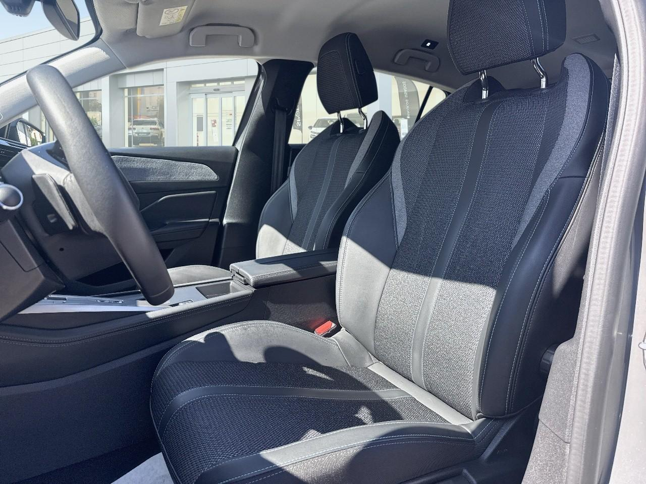 Peugeot 308 1.2 hybrid 136ch allure e-dcs6 — photo 9
