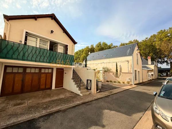Maison de ville en hyper-centre d'Amboise - Beau potentiel