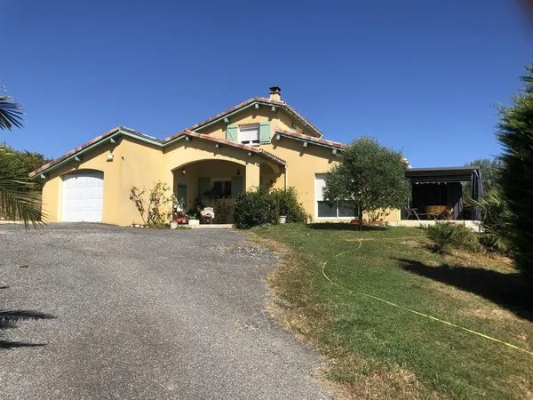 Villa 4 faces avec vue sur la chaîne des Pyrénées
