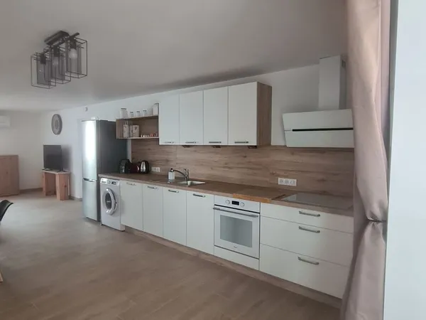Location appartement 70M²,terrasse,Piscine,Clim,parking