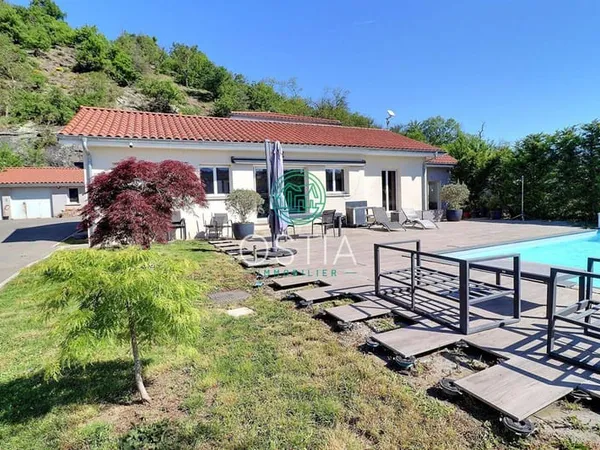 Villa 5 pièces 156 m²
