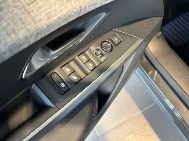 Peugeot 5008 hybrid 145 e-dcs6 — photo 22