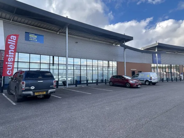 Local commercial 1119 m²