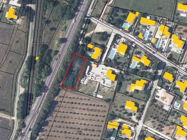Terrain boisé 1169 m²