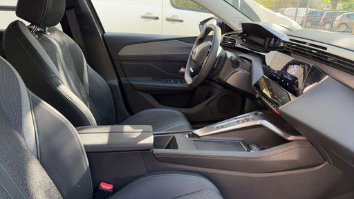 Peugeot 308 SW 1.5 BlueHDi 130 EAT8 - Allure – 2024 – 20325 km – Diesel – Boîte Automatique — photo 8