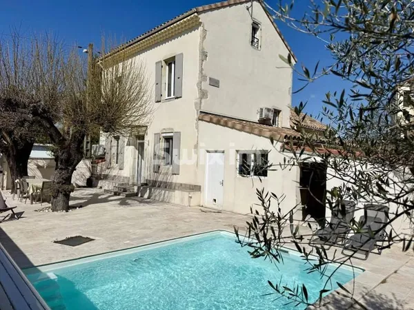 Maison 8 pièces 180 m²