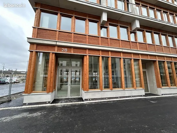 Local commercial 255 m²