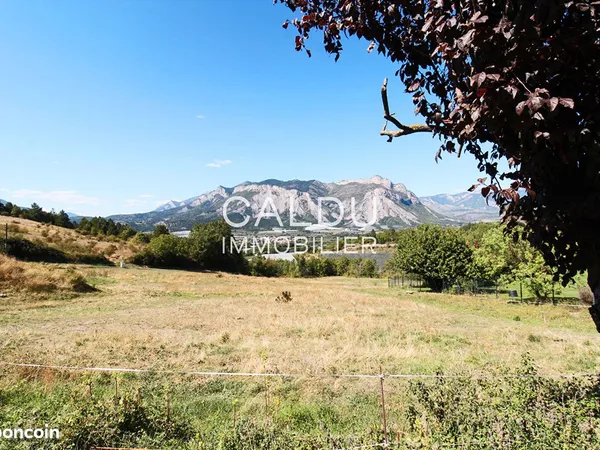 Terrain 1500 m² CLARET