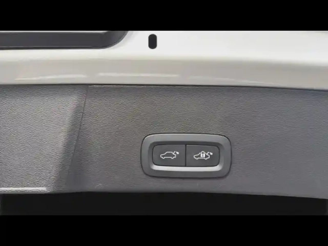 Volvo Xc40 t5 recharge 180 + 82ch plus dct 7 — photo 8
