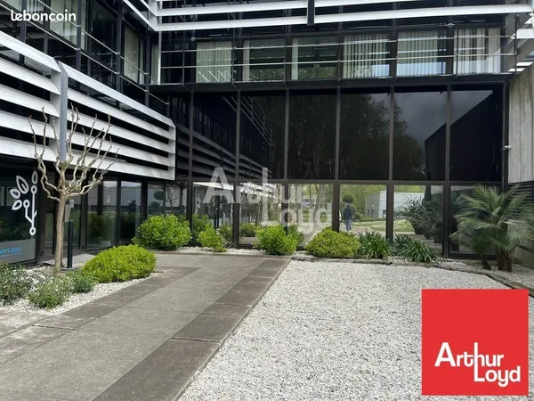 Bureaux 235 m² NIORT