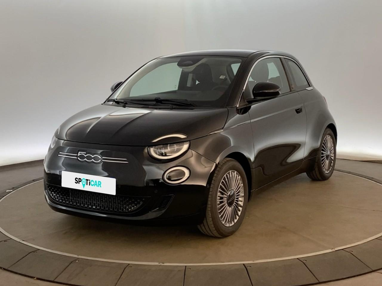 Fiat 500 3+1 e 118 ch red — photo 1