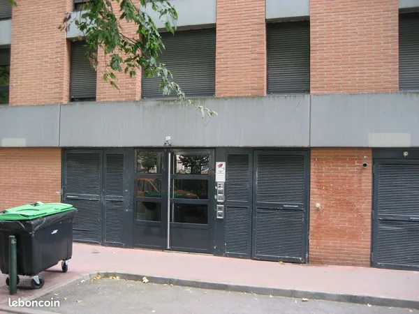 App. T2 meublé 808 charges comprises 46 m2 31000 Tlse ( quartier Amidonniers cafarelli )