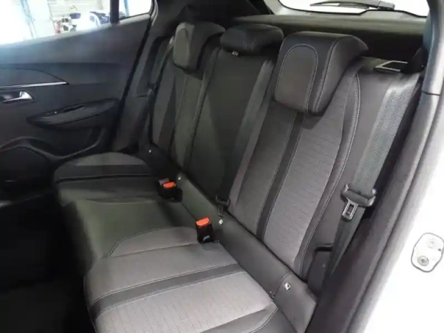 Peugeot 2008 1.2 puretech 130ch s&amp;s allure pack — photo 8