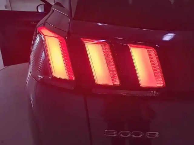 Peugeot 3008 bluehdi 130ch s&amp;s eat8 — photo 17