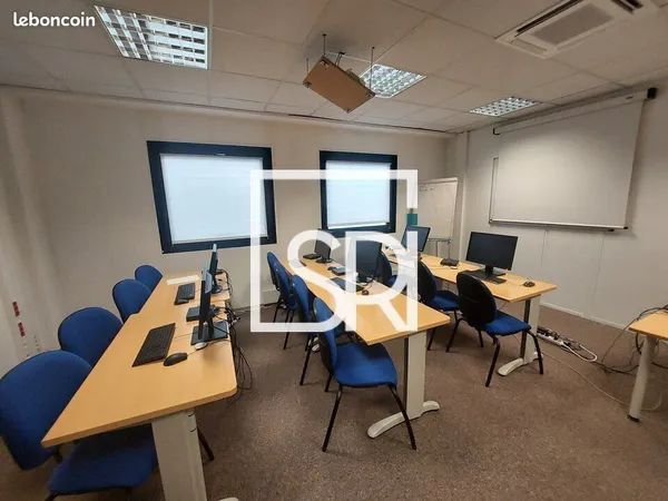 Bureaux 677 m² CLERMONT FERRAND