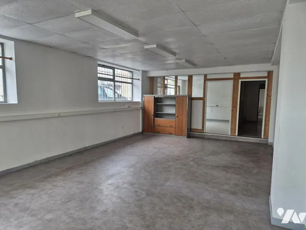 Local d'activités 112 m²