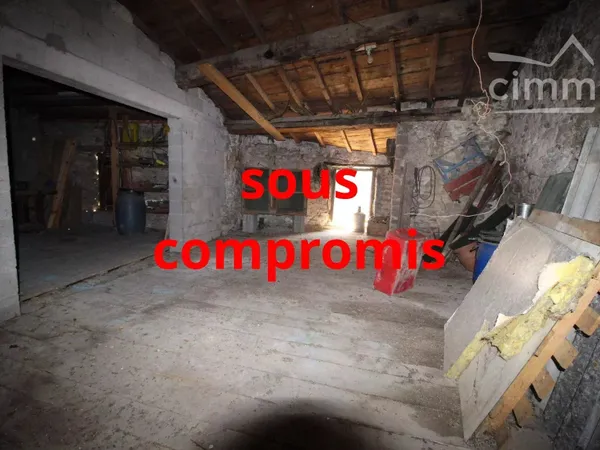 A vendre deux granges chacune sur deux niveaux à rénover