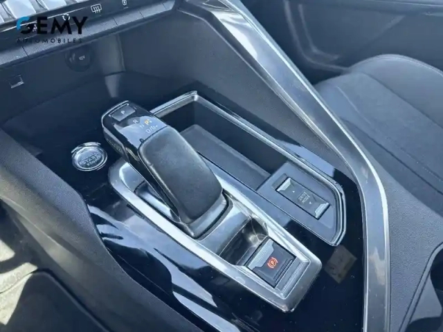 Peugeot 3008 hybrid 225 e-eat8 — photo 15