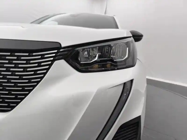 Peugeot 2008 puretech 130 s&amp;s bvm6 allure pack — photo 14