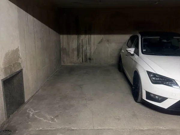 Place de parking sécurisé