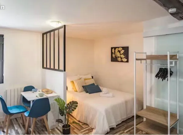Studio meublé équipé en plein coeur du bouchon troyen - idéal étudiant ou pied à terre