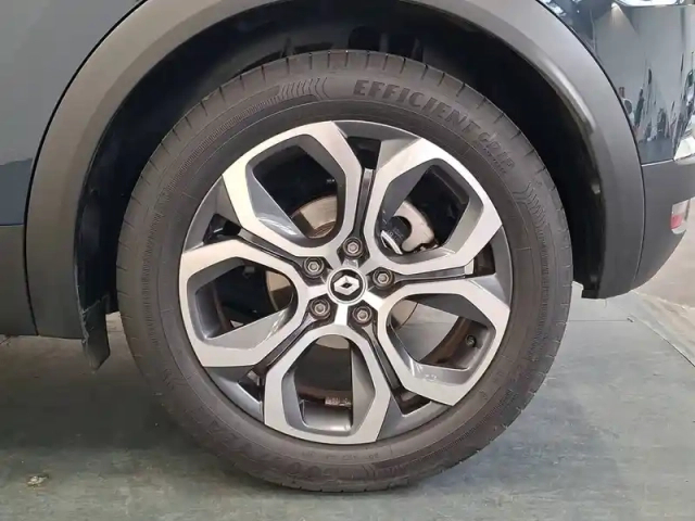 Renault Captur e-tech 145 - 21 — photo 10