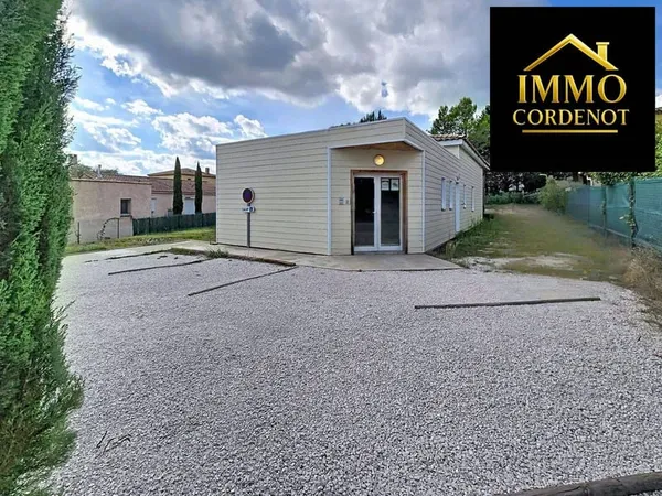 Local commercial 130 m²