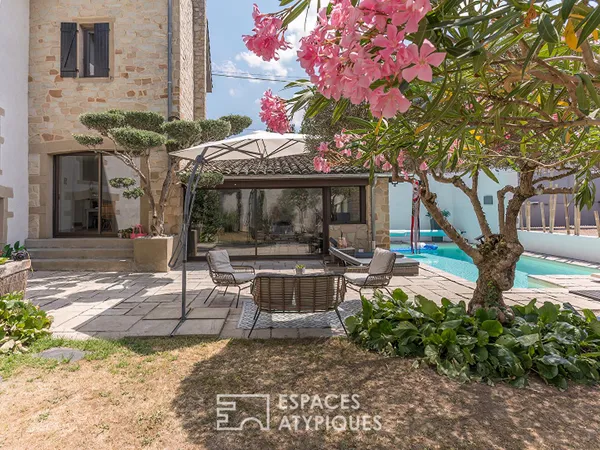 Maison de caractère avec piscine et jardin intimiste