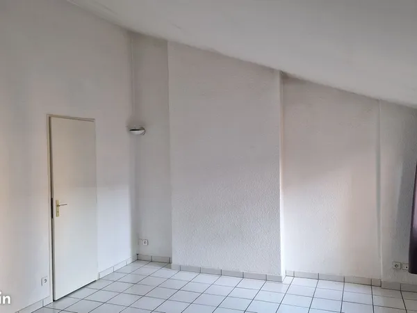 Grand studio rue lanterne quartier des Terreaux