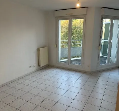 Beau F2 à louer