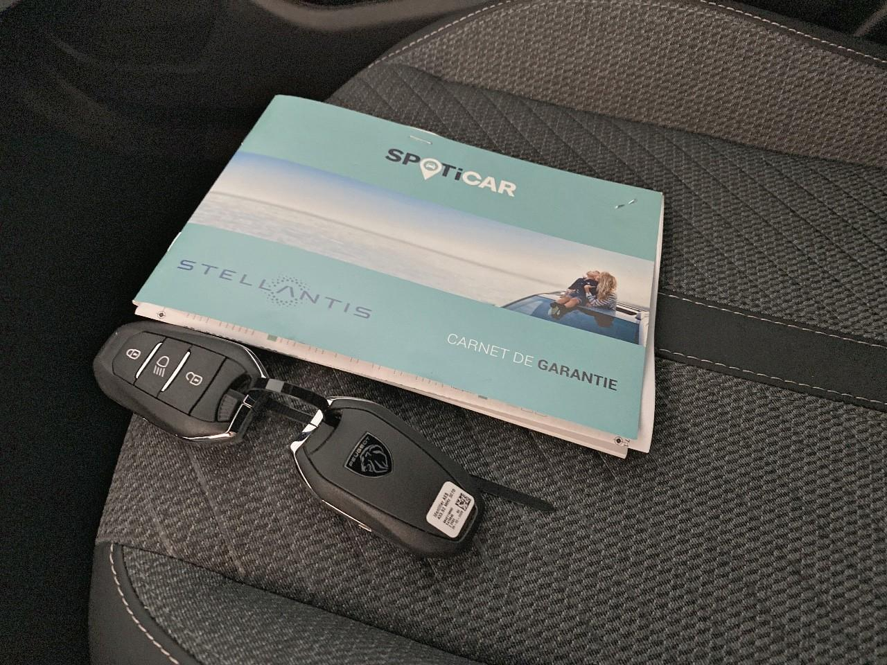 Peugeot 2008 hybrid 145 ch e-dcs6 allure — photo 18