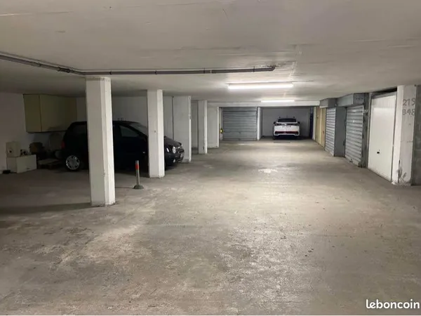 Place de parking à louer santa lucia