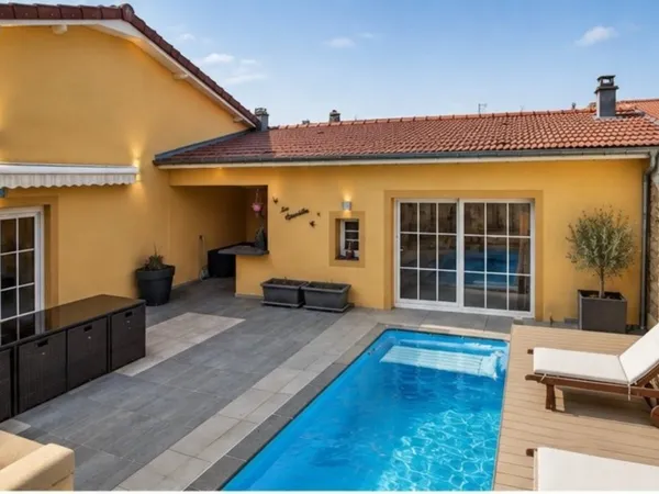 Maison 7 pièces 270 m²