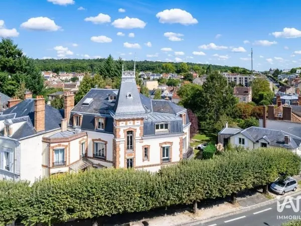 Maison 370 m²
