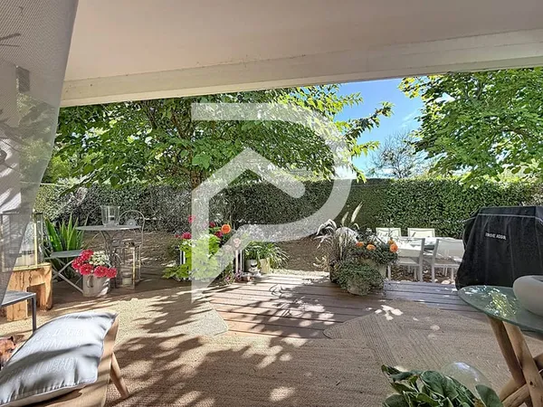 HYPER CENTRE ? APPARTEMENT T3 AVEC JARDIN DE PLUS DE 250 M²