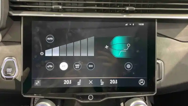 Lynk&Amp;Co 01 1.5 phev 261 ch dcth7 — photo 10