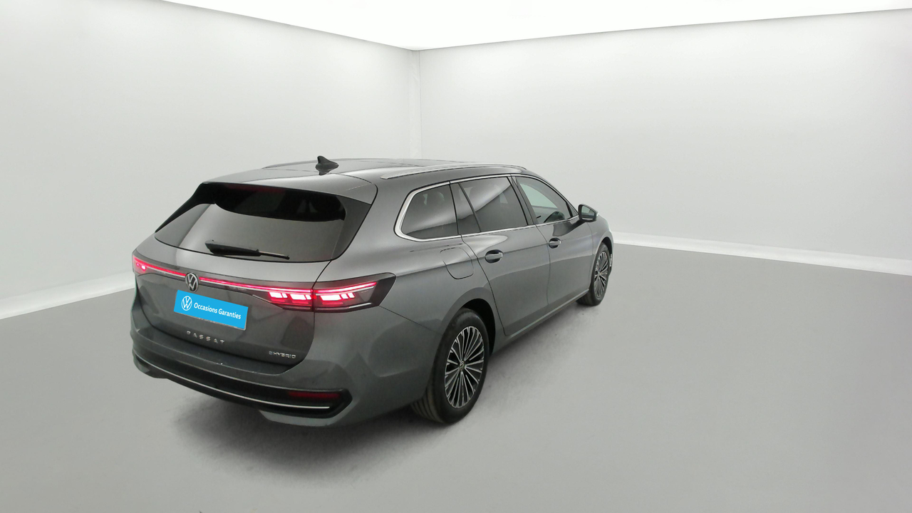Volkswagen Passat 1.5 eHybrid 204 DSG6 — photo 5
