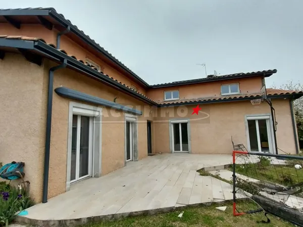 Maison 8 pièces 288 m²