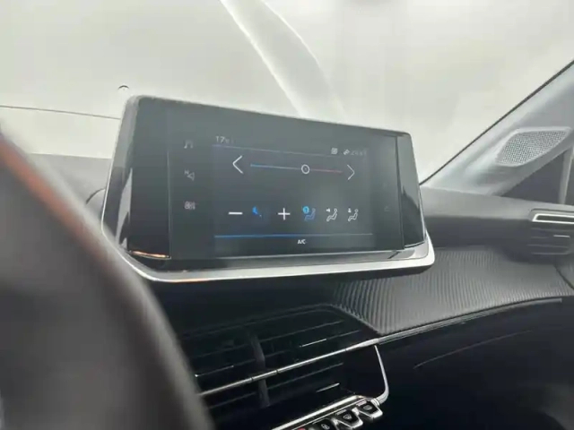 Peugeot 208 puretech 75 s&amp;s bvm5 — photo 22